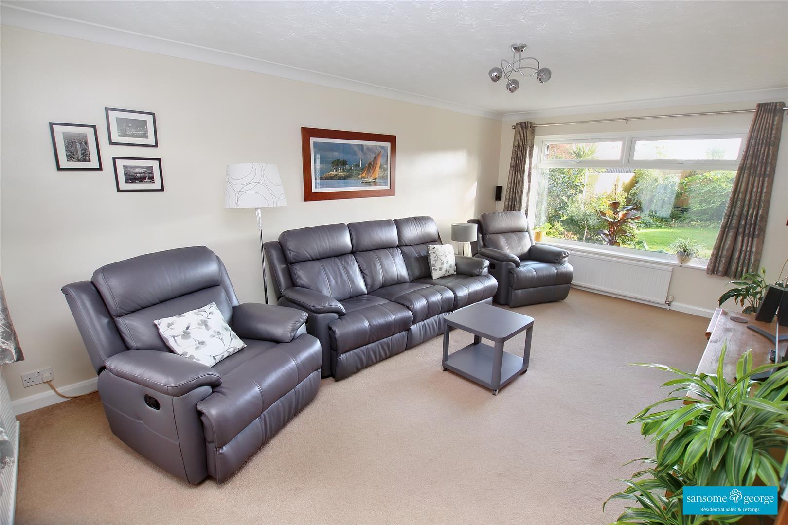 Addiscombe Chase, Tilehurst, Reading